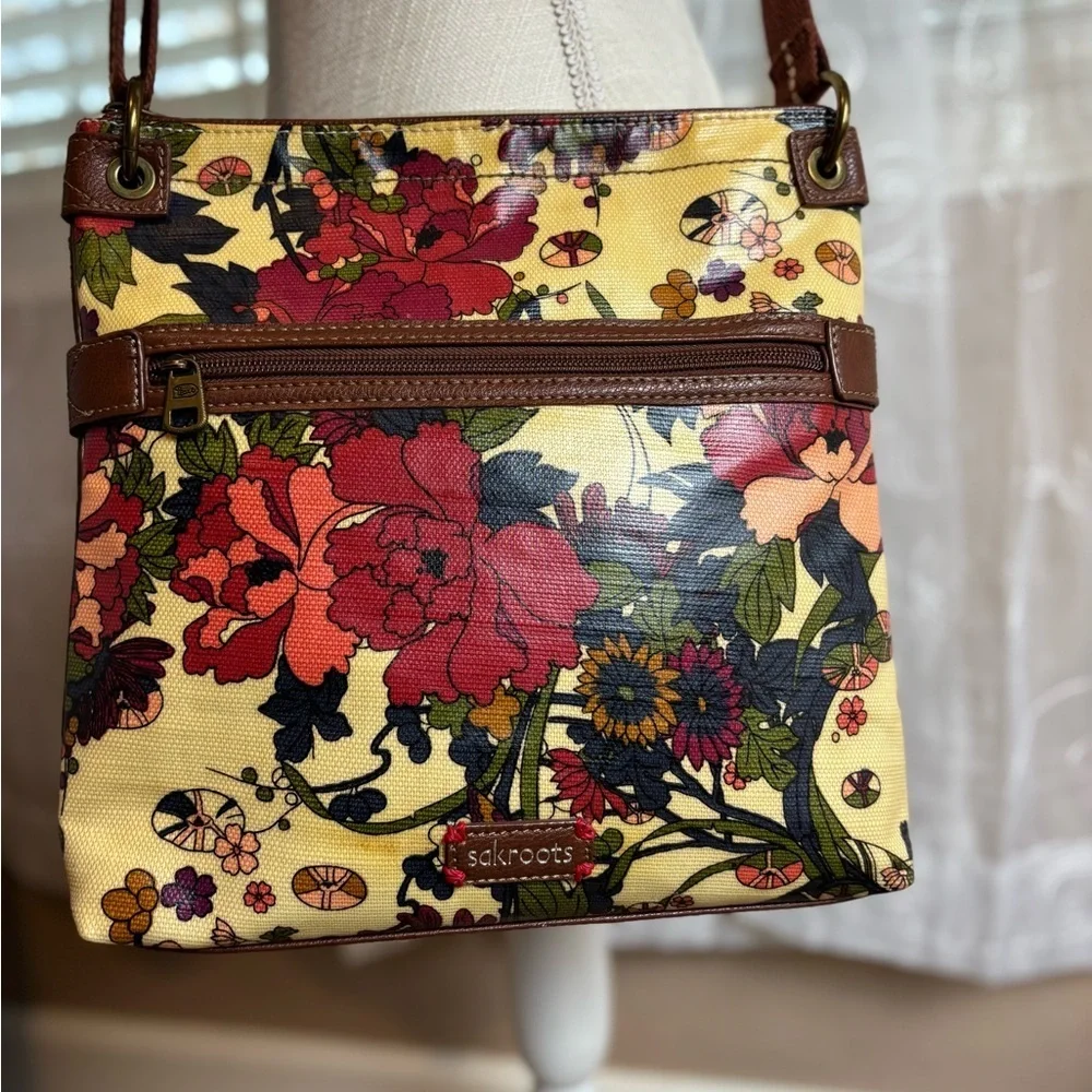 Sakroots Artist Circle Floral Crossbody Bag
